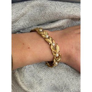 Vintage gold and pearl chain braclet